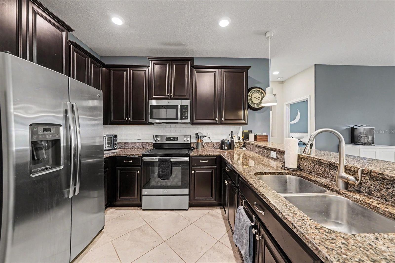 28504 TRANQUIL LAKE CIR, WESLEY CHAPEL, FL, 33543