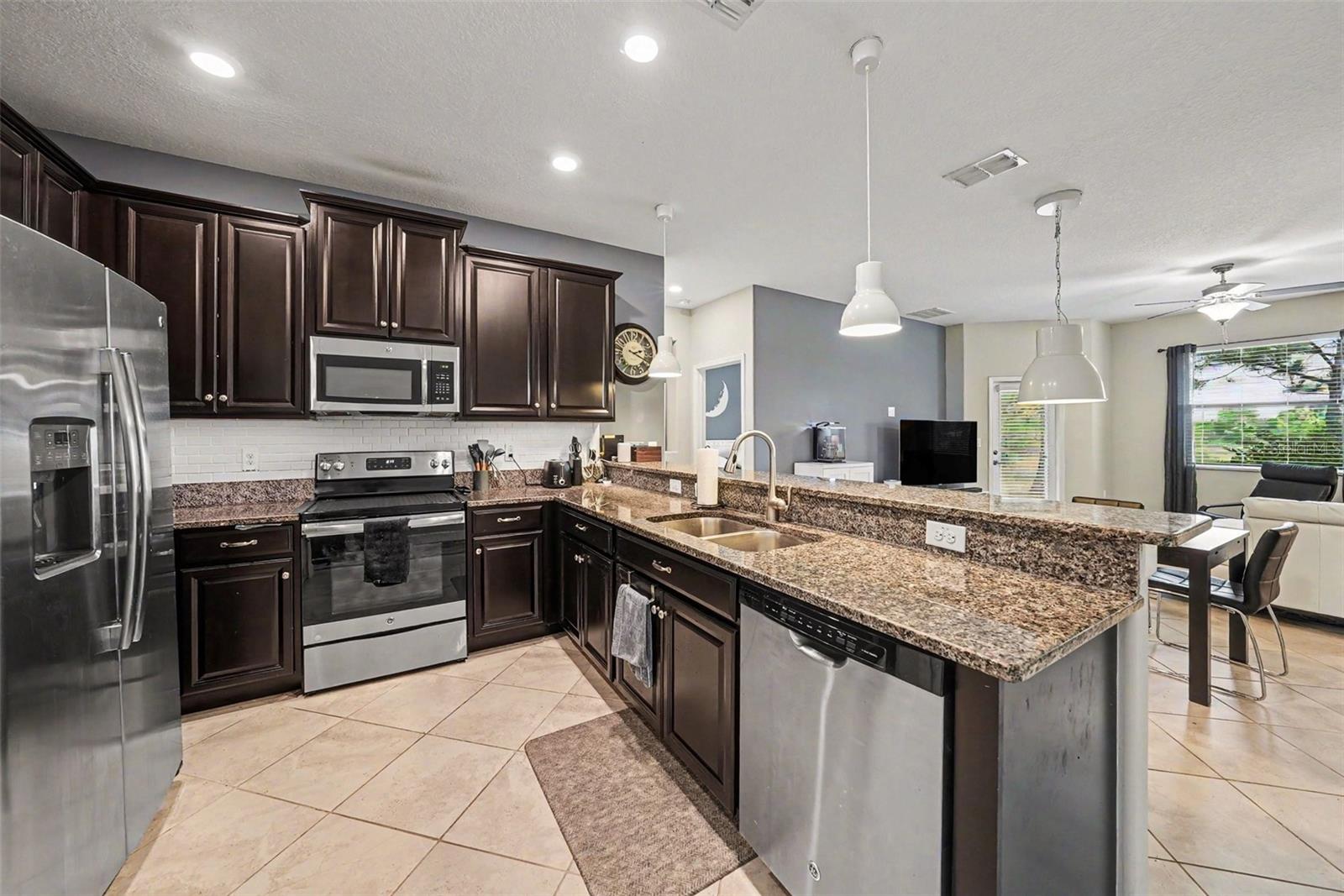 28504 TRANQUIL LAKE CIR, WESLEY CHAPEL, FL, 33543