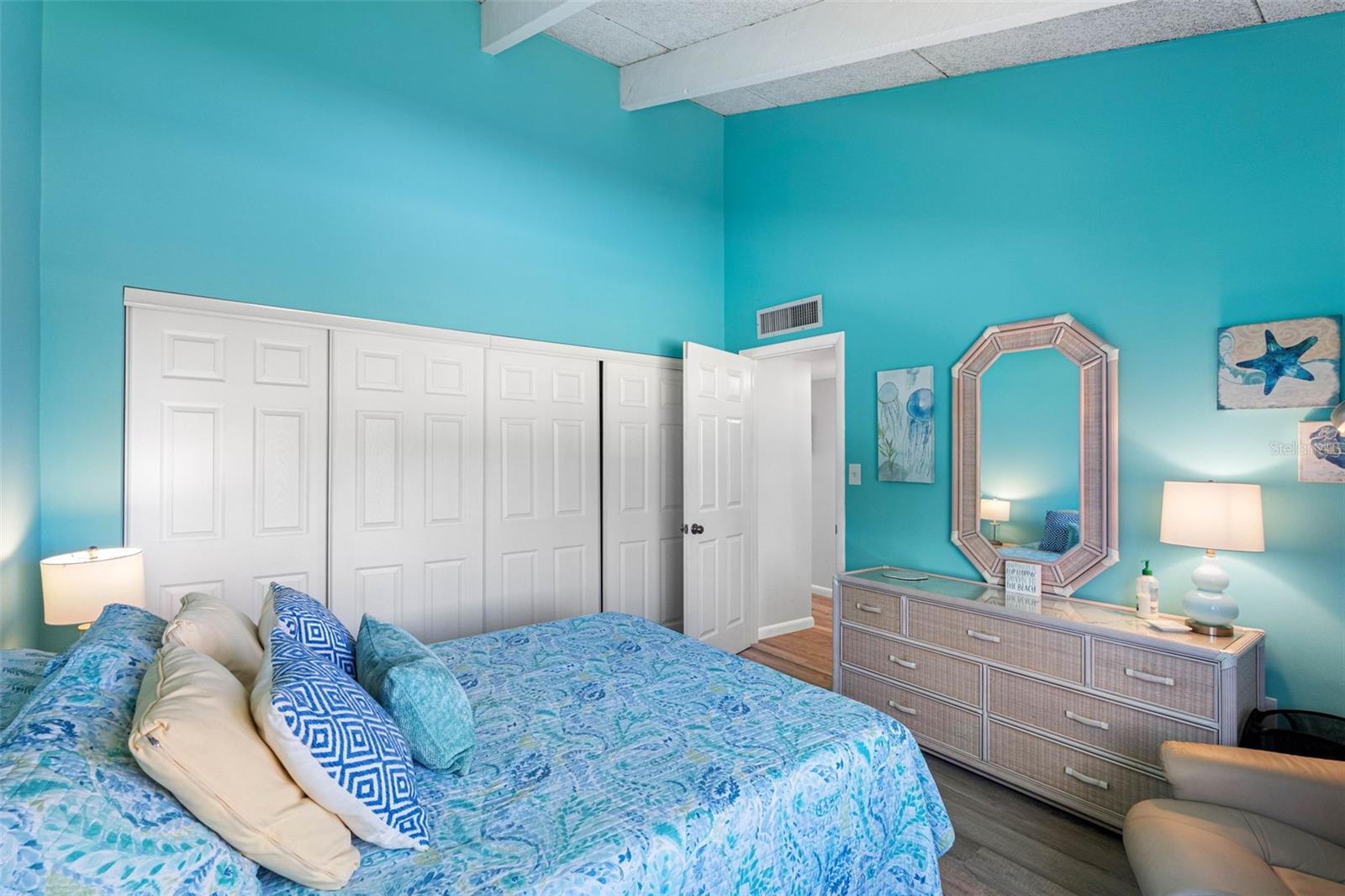 1401 GULF BLVD #212, CLEARWATER BEACH, FL, 33767