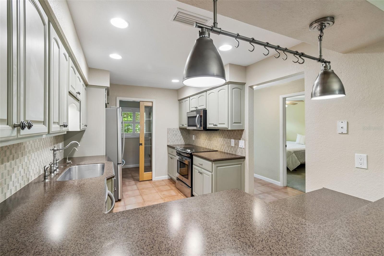 7823 RADCLIFFE CIR, PORT RICHEY, FL, 34668