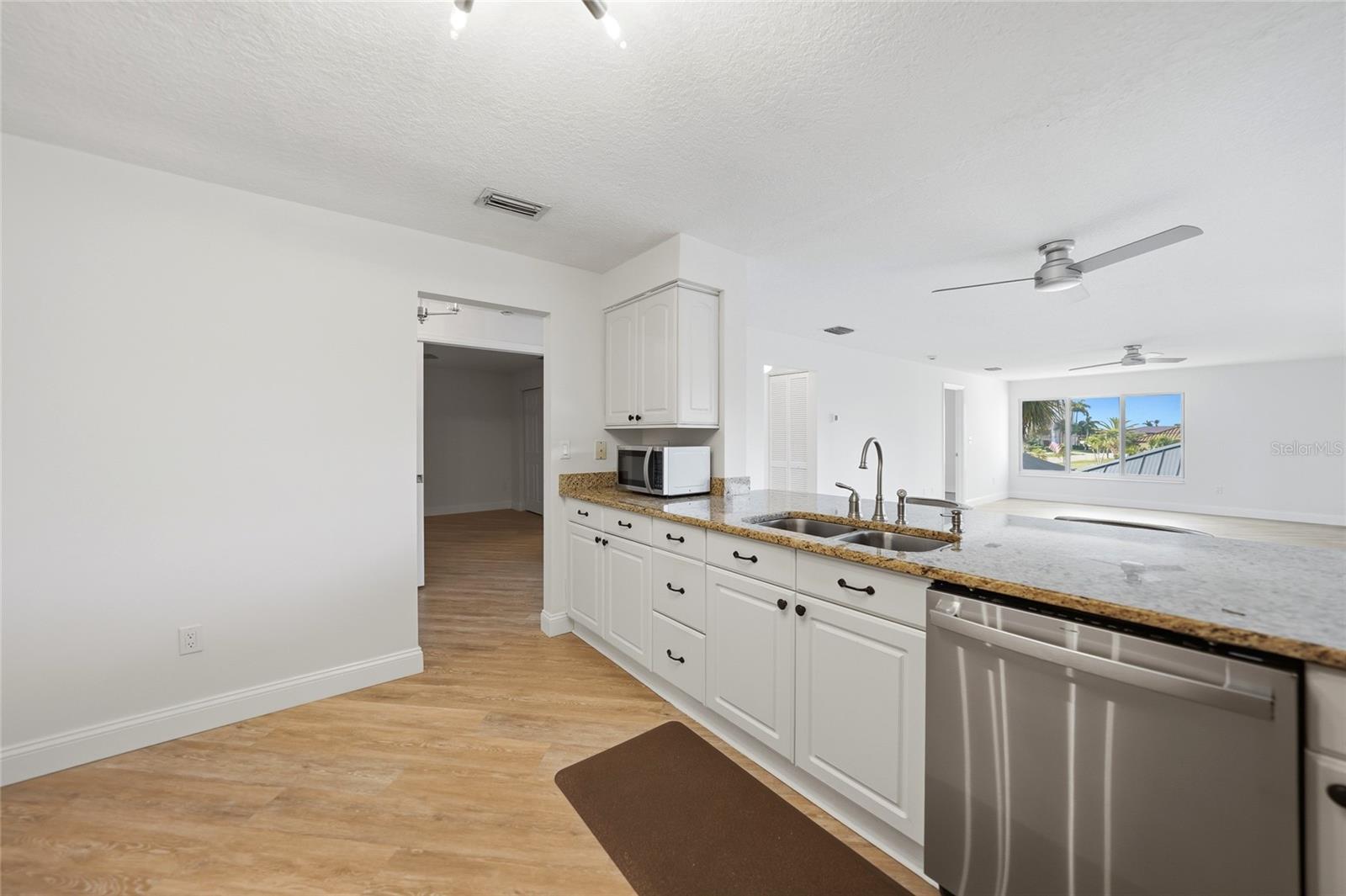 1477 PARK BEACH CIR #13, PUNTA GORDA, FL, 33950