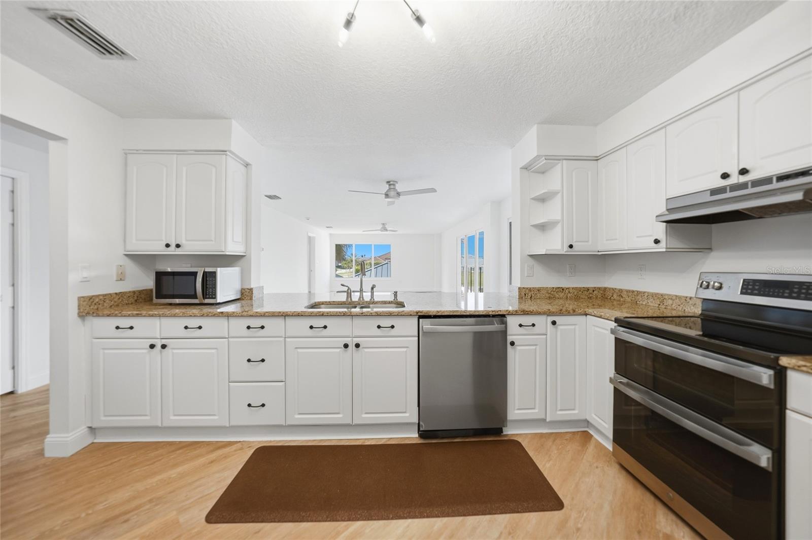 1477 PARK BEACH CIR #13, PUNTA GORDA, FL, 33950