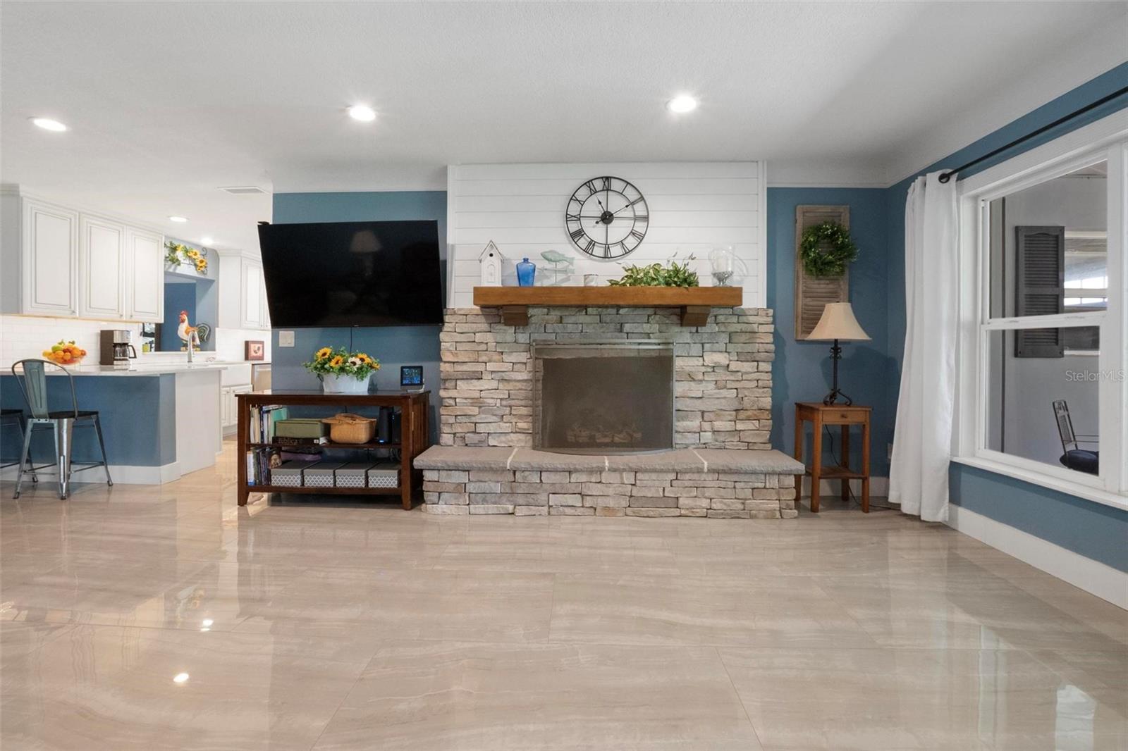 250 BRIGHAM RD NW, WINTER HAVEN, FL, 33881