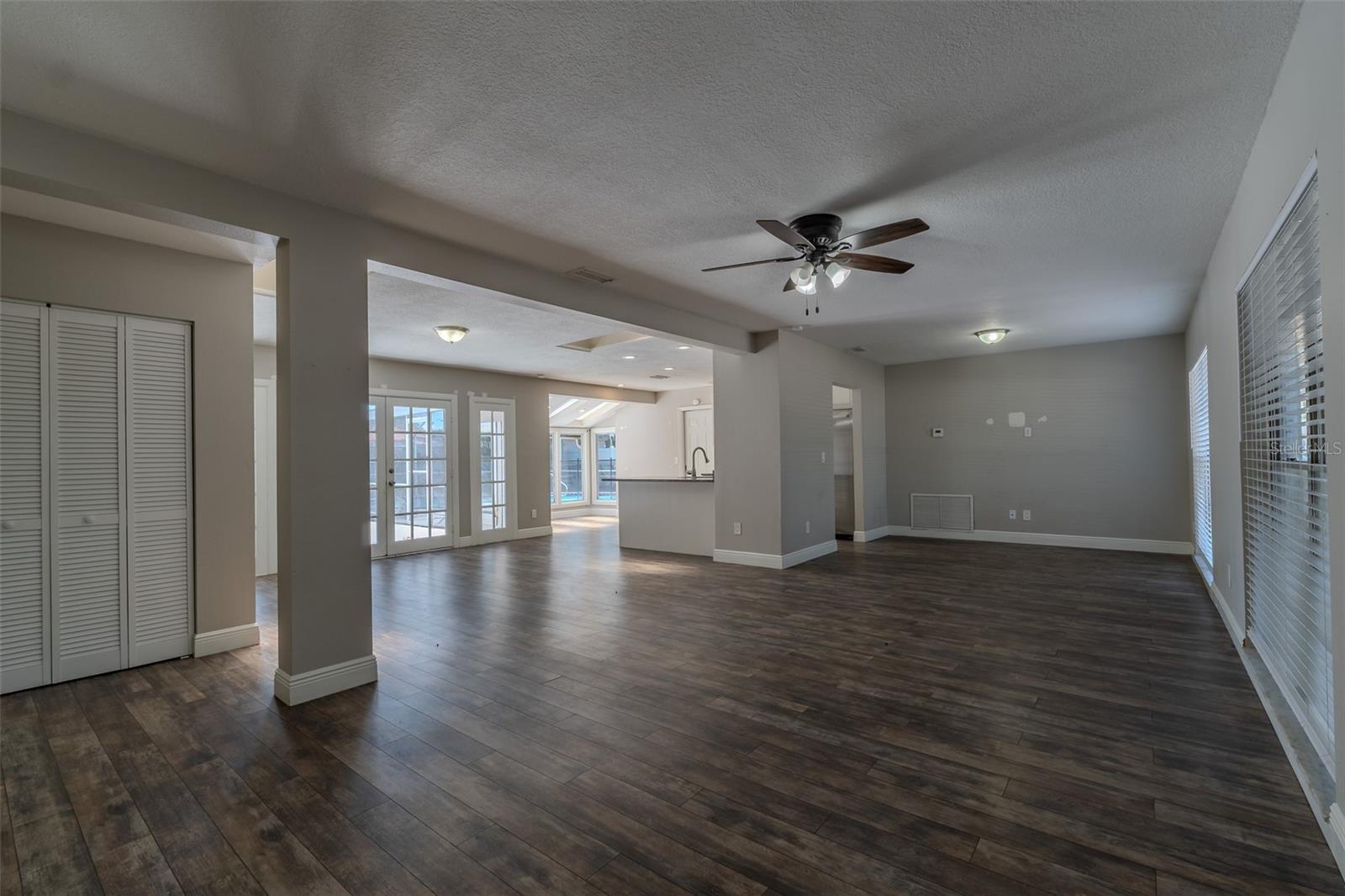 8018 W POCAHONTAS AVE, TAMPA, FL, 33615