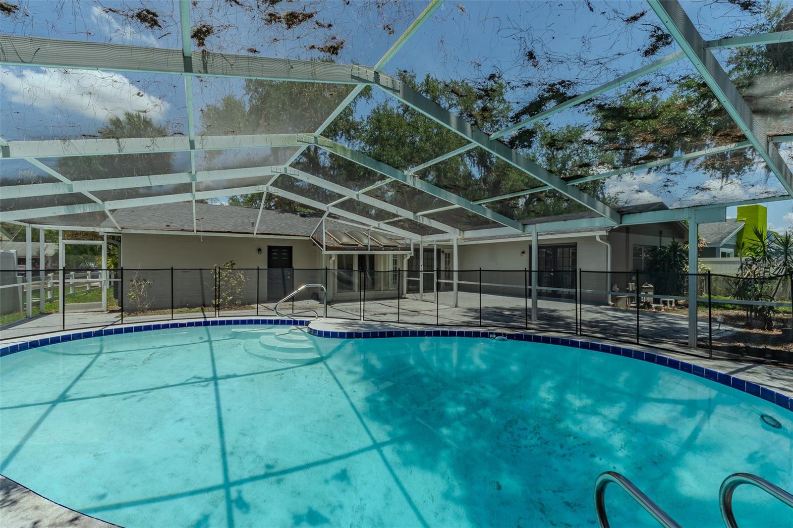8018 W POCAHONTAS AVE, TAMPA, FL, 33615