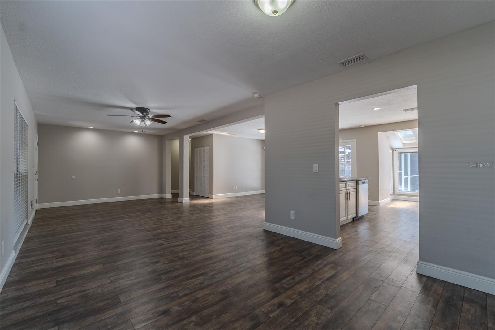 8018 W POCAHONTAS AVE, TAMPA, FL, 33615