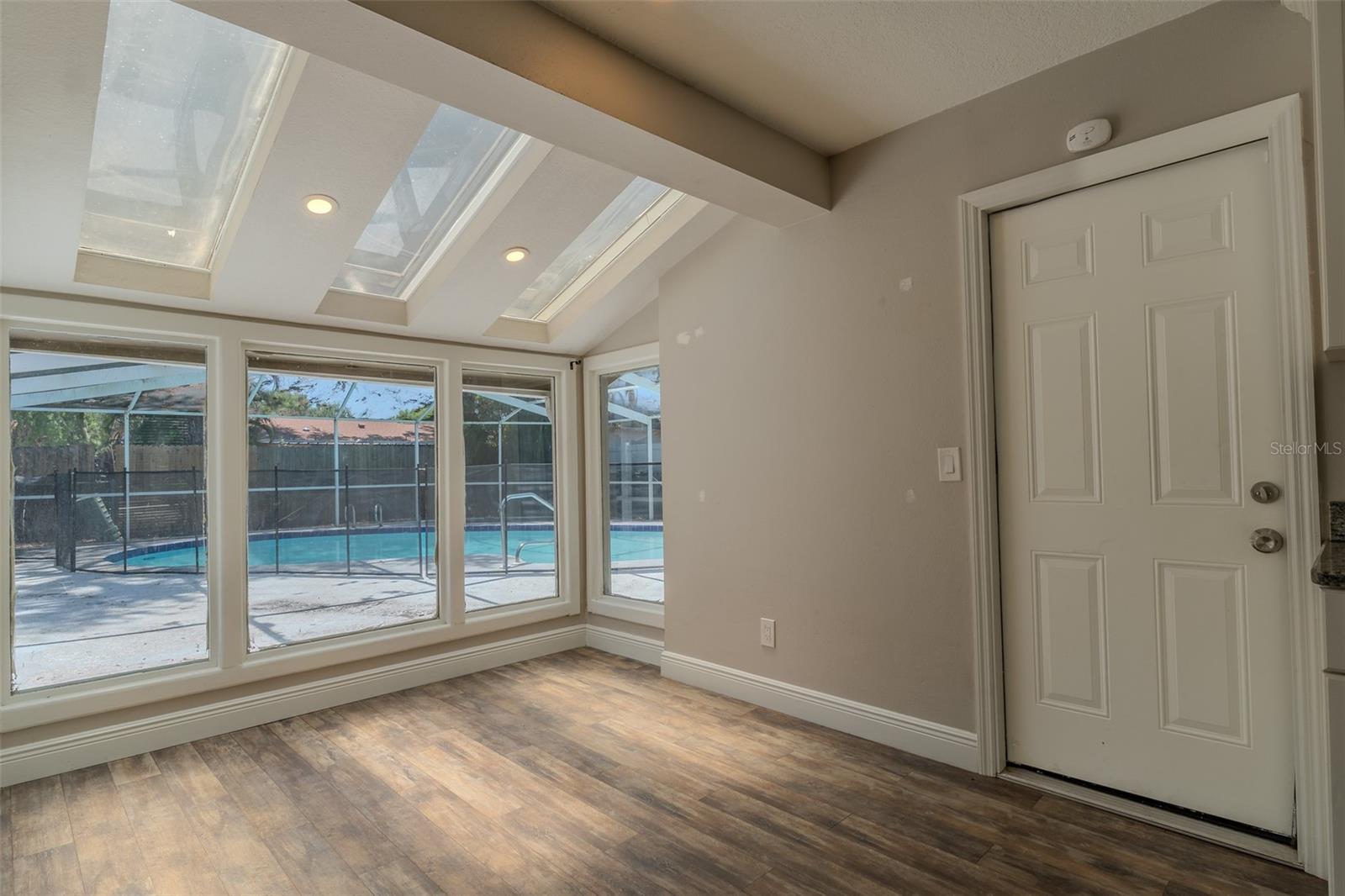8018 W POCAHONTAS AVE, TAMPA, FL, 33615