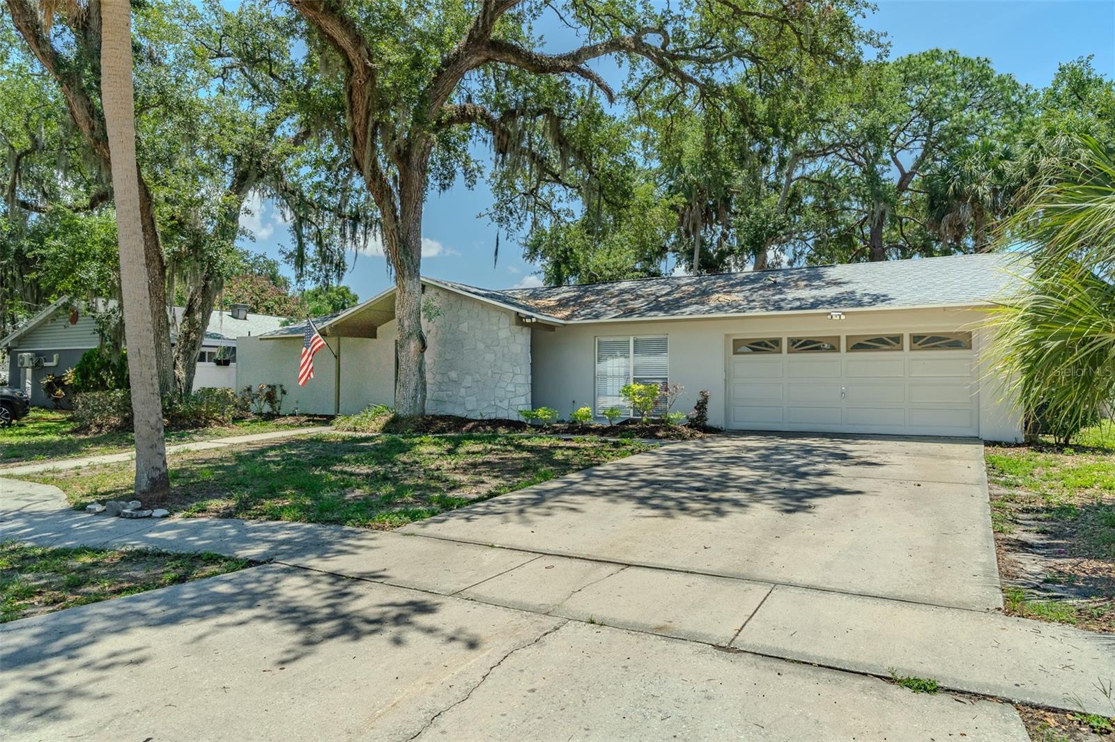 8018 W POCAHONTAS AVE, TAMPA, FL, 33615