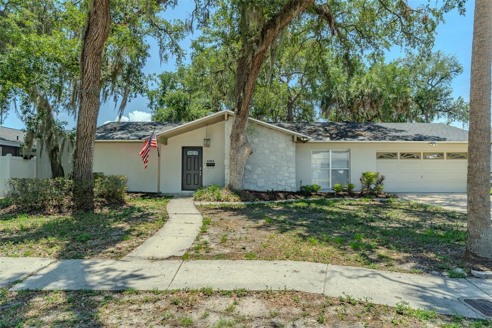 8018 W POCAHONTAS AVE, TAMPA, FL, 33615