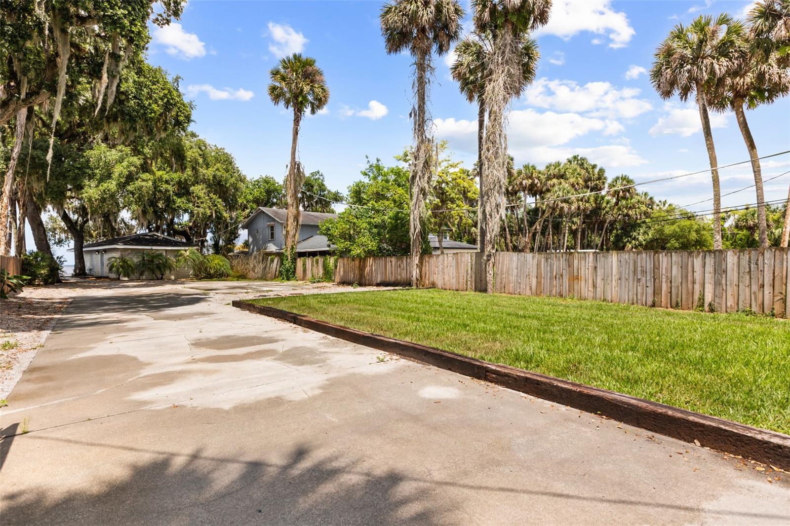 2462 FORT LANE RD, GENEVA, FL, 32732