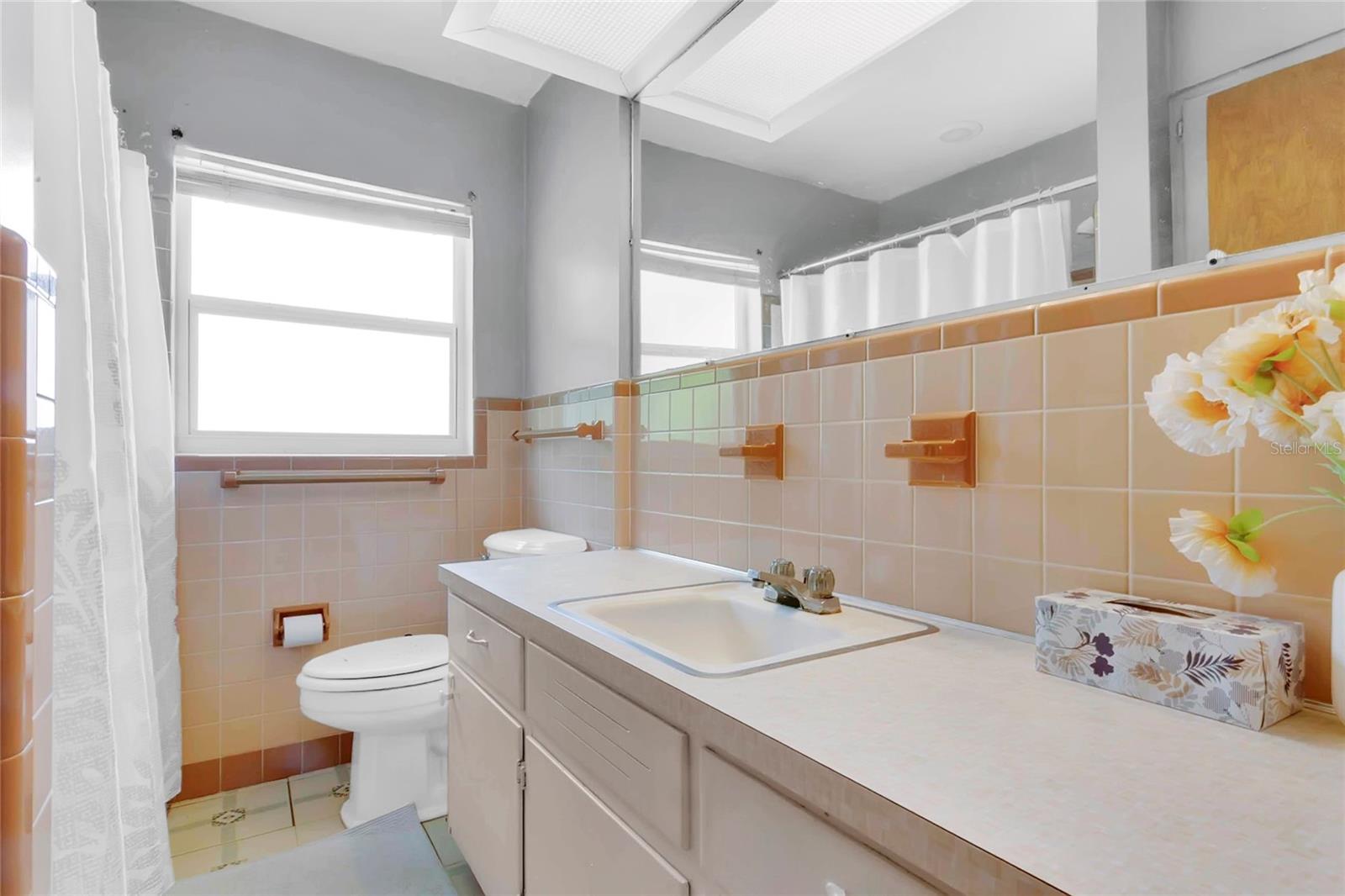 2201 WASHINGTON AVE, EUSTIS, FL, 32726