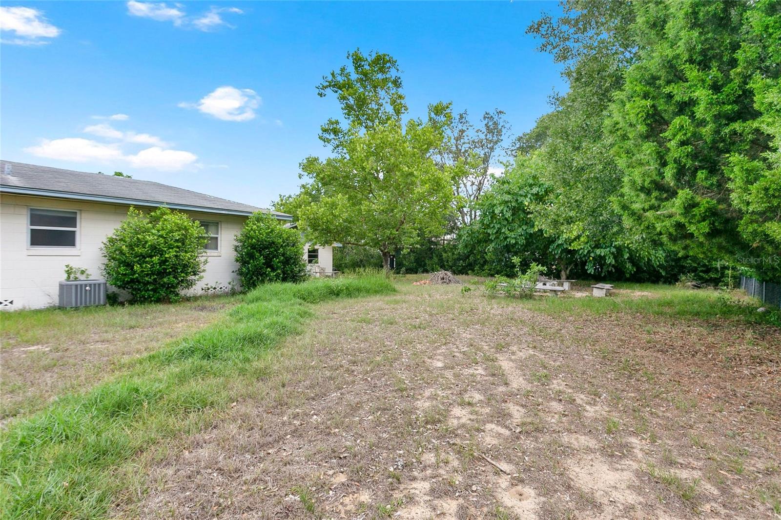 2201 WASHINGTON AVE, EUSTIS, FL, 32726