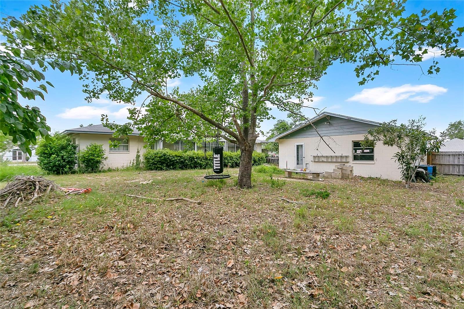 2201 WASHINGTON AVE, EUSTIS, FL, 32726