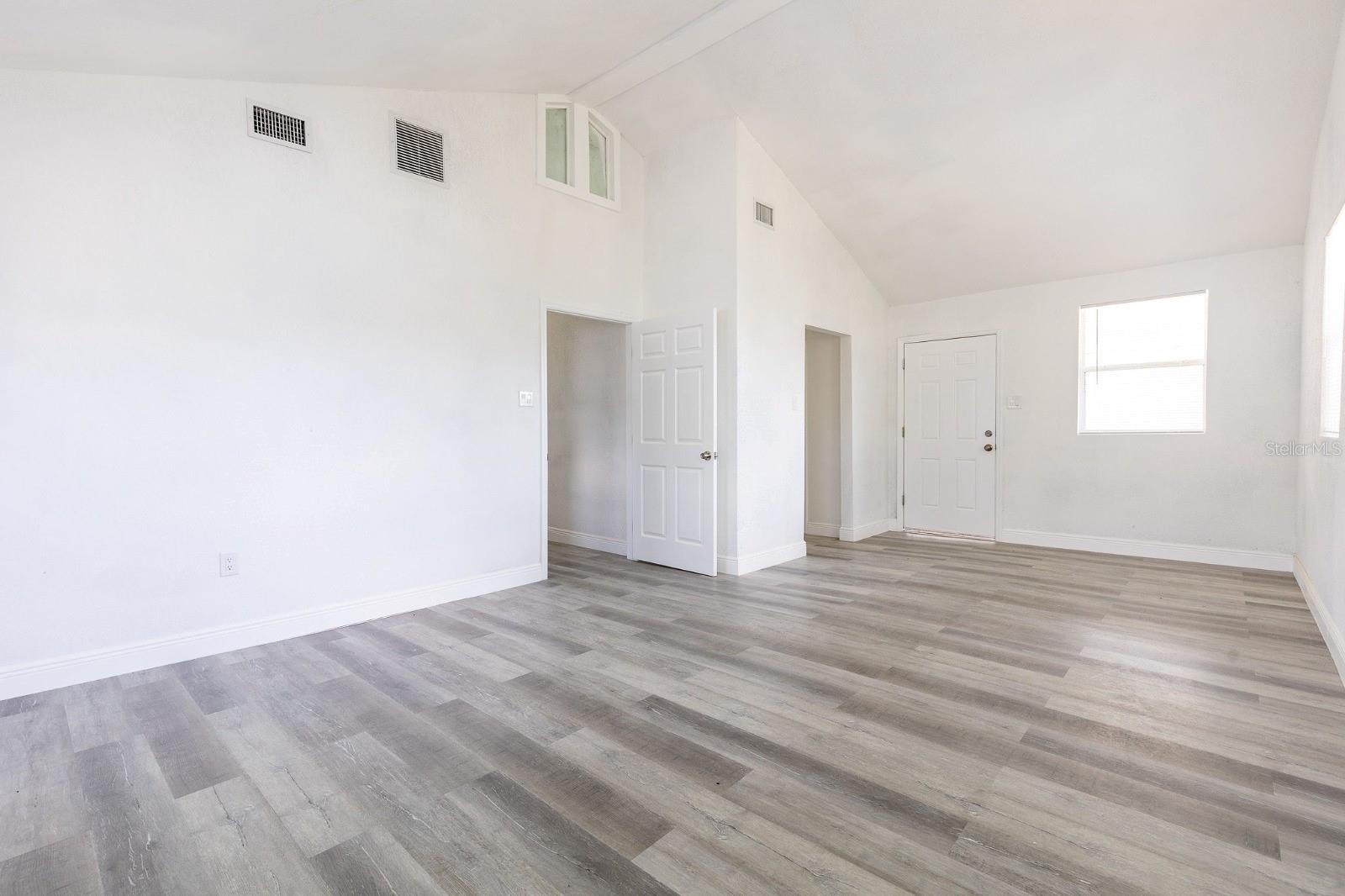 6906 N LYNN AVE, TAMPA, FL, 33604