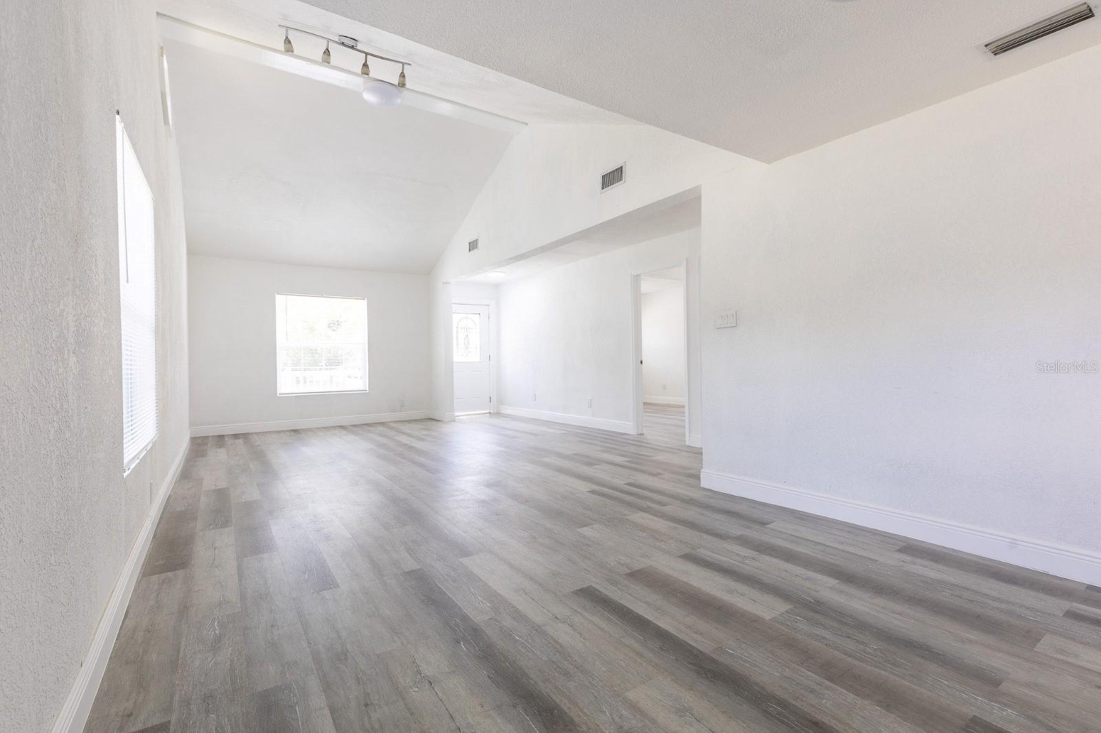 6906 N LYNN AVE, TAMPA, FL, 33604