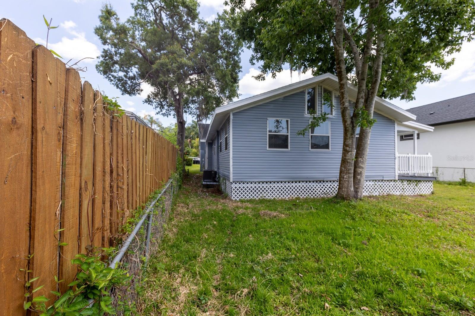 6906 N LYNN AVE, TAMPA, FL, 33604