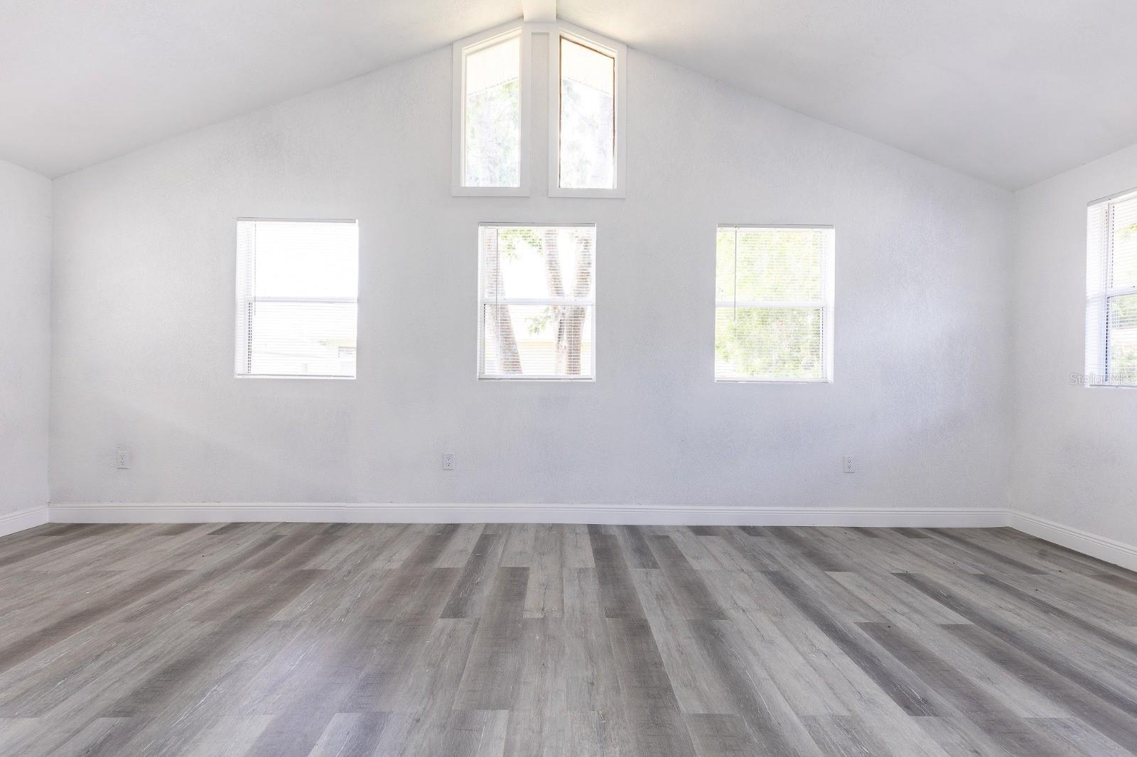 6906 N LYNN AVE, TAMPA, FL, 33604
