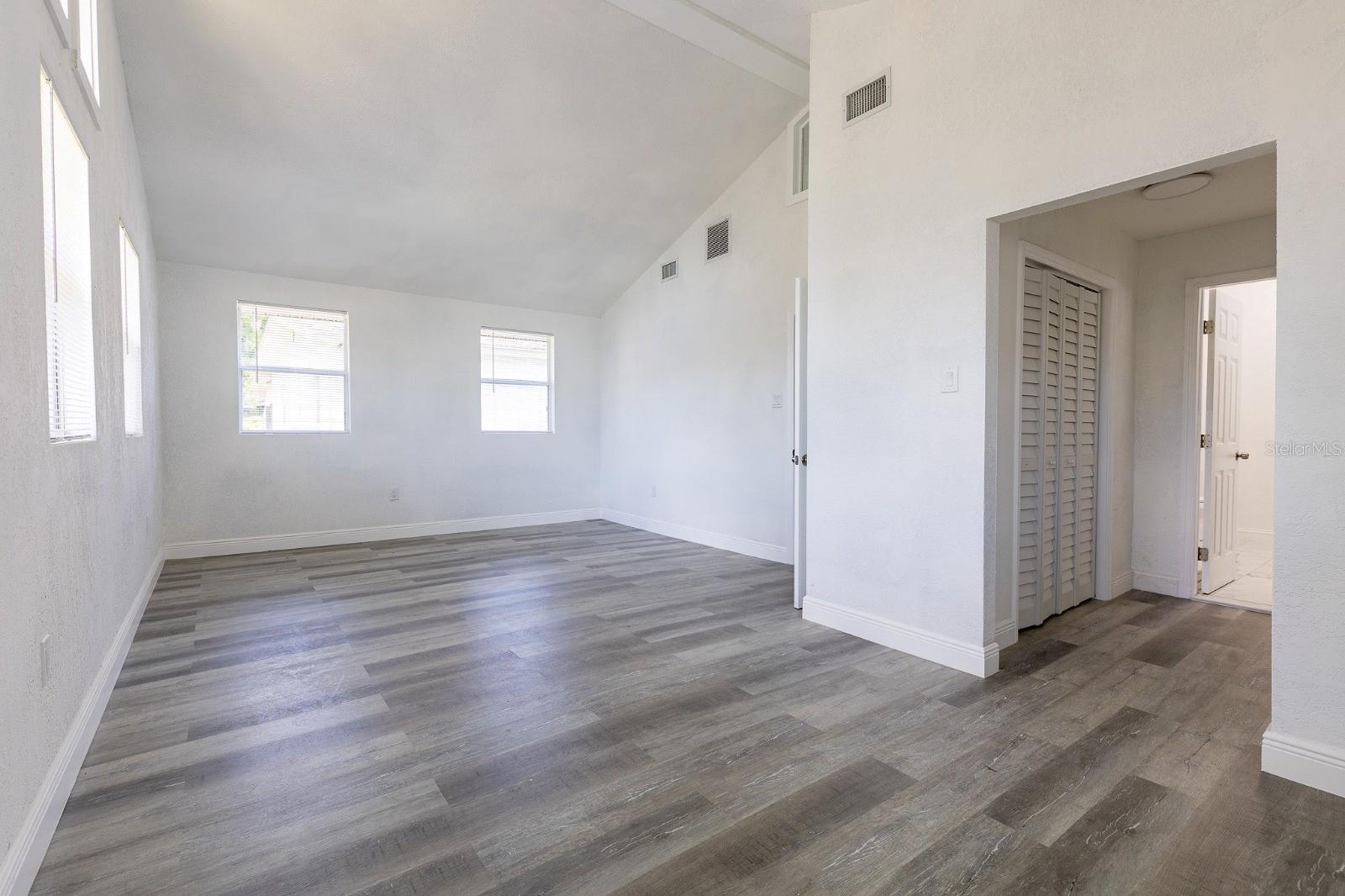 6906 N LYNN AVE, TAMPA, FL, 33604