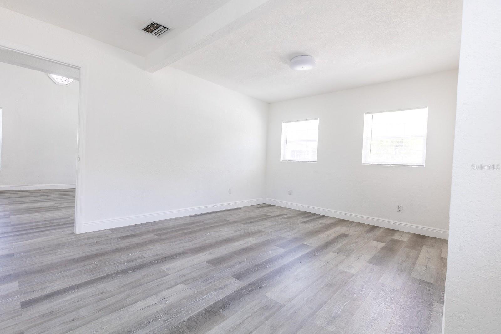 6906 N LYNN AVE, TAMPA, FL, 33604