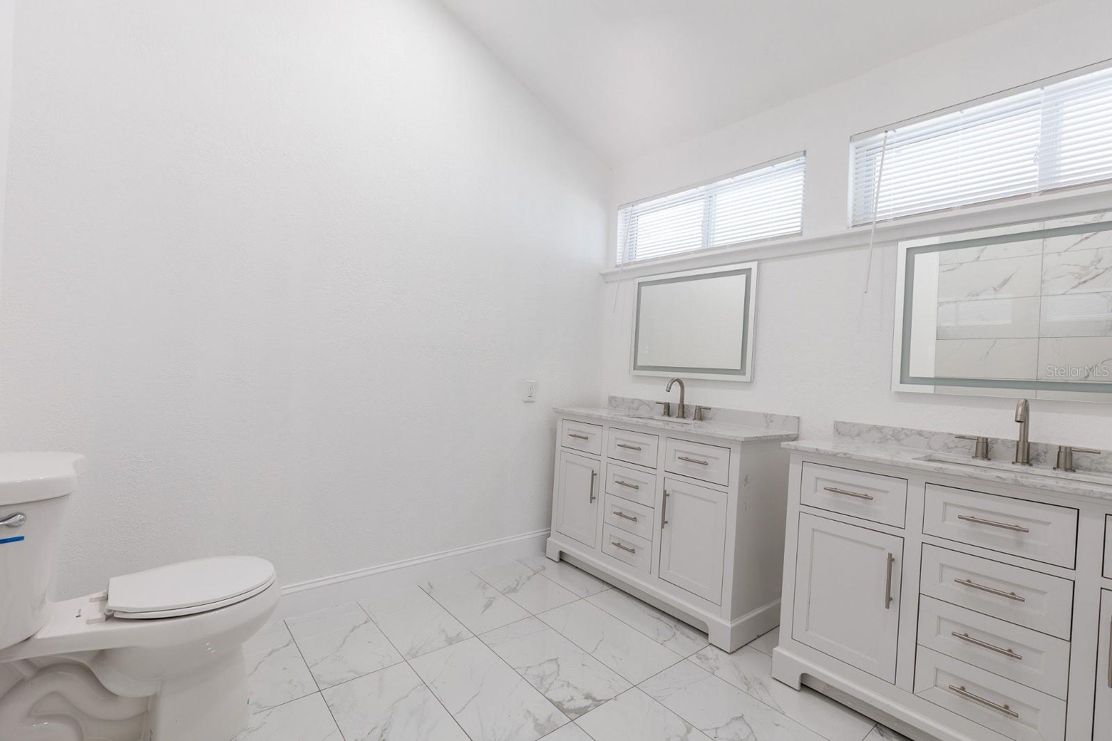 6906 N LYNN AVE, TAMPA, FL, 33604