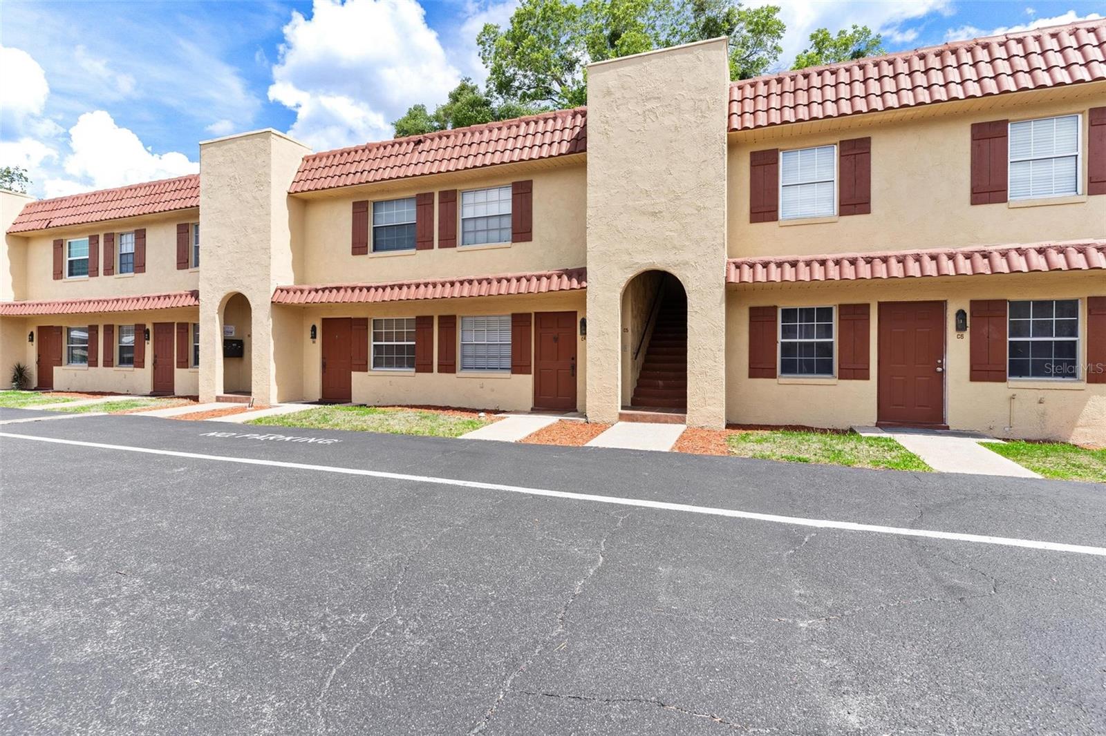 1112 W MAIN ST #C4, LEESBURG, FL, 34748