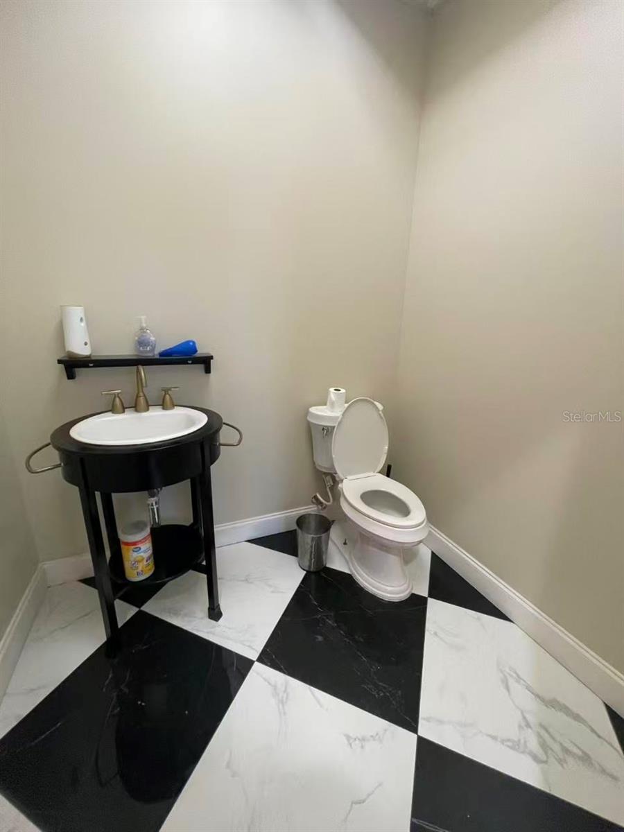7075 KINGSPOINTE PKWY #9, ORLANDO, FL, 32819