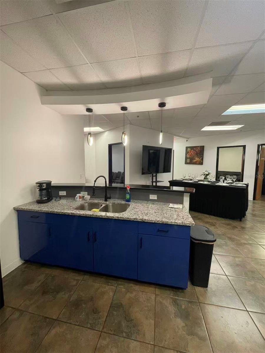 7075 KINGSPOINTE PKWY #9, ORLANDO, FL, 32819