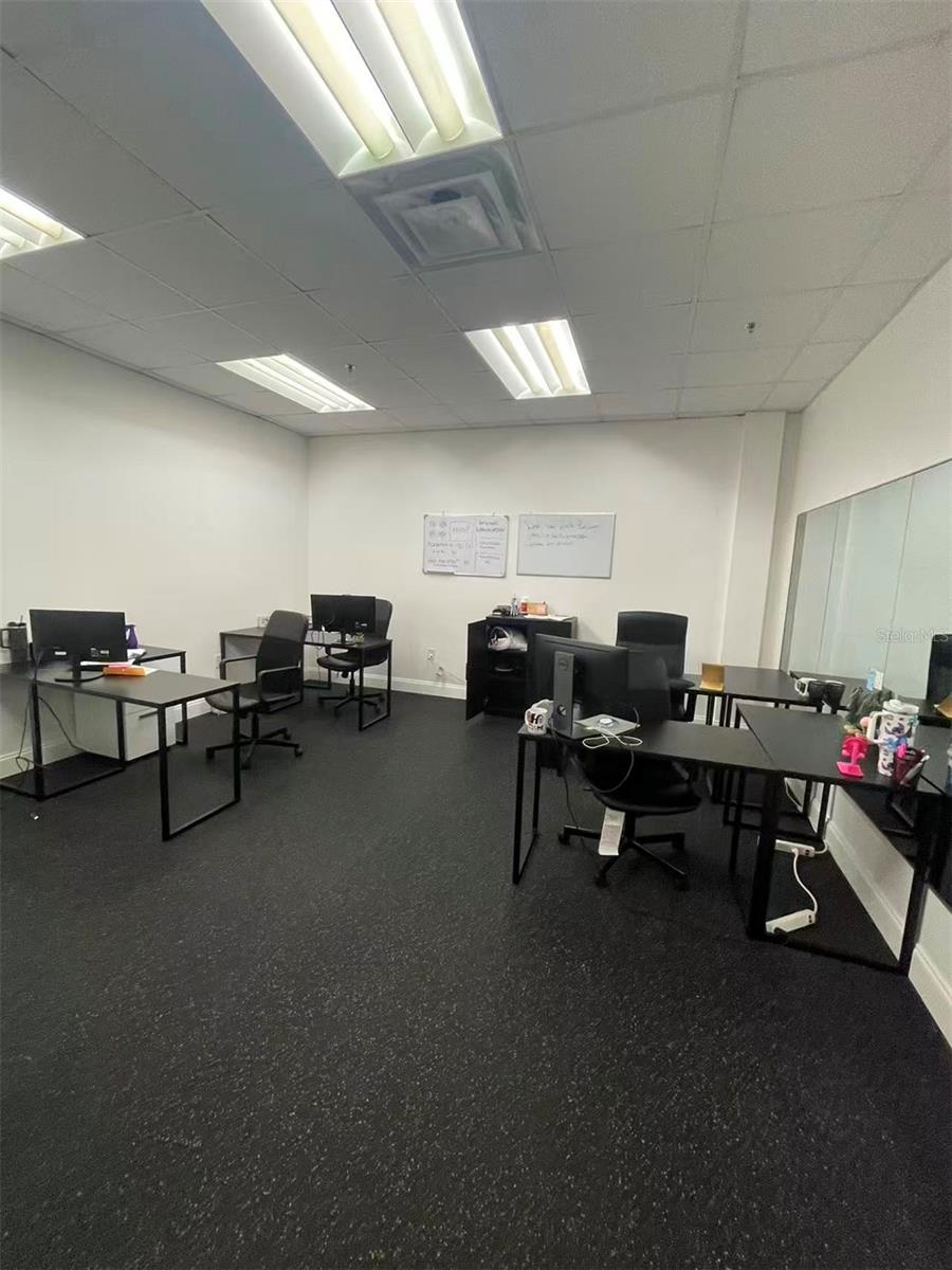7075 KINGSPOINTE PKWY #9, ORLANDO, FL, 32819