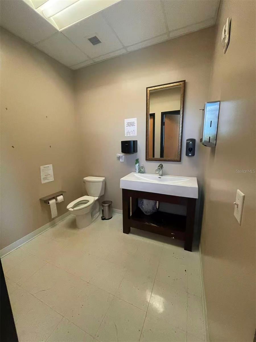 7075 KINGSPOINTE PKWY #9, ORLANDO, FL, 32819