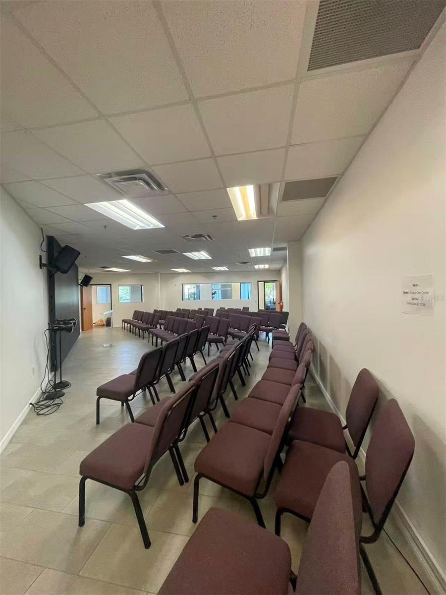 7075 KINGSPOINTE PKWY #9, ORLANDO, FL, 32819