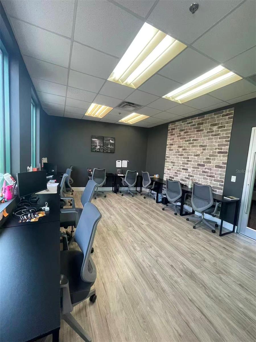 7075 KINGSPOINTE PKWY #9, ORLANDO, FL, 32819