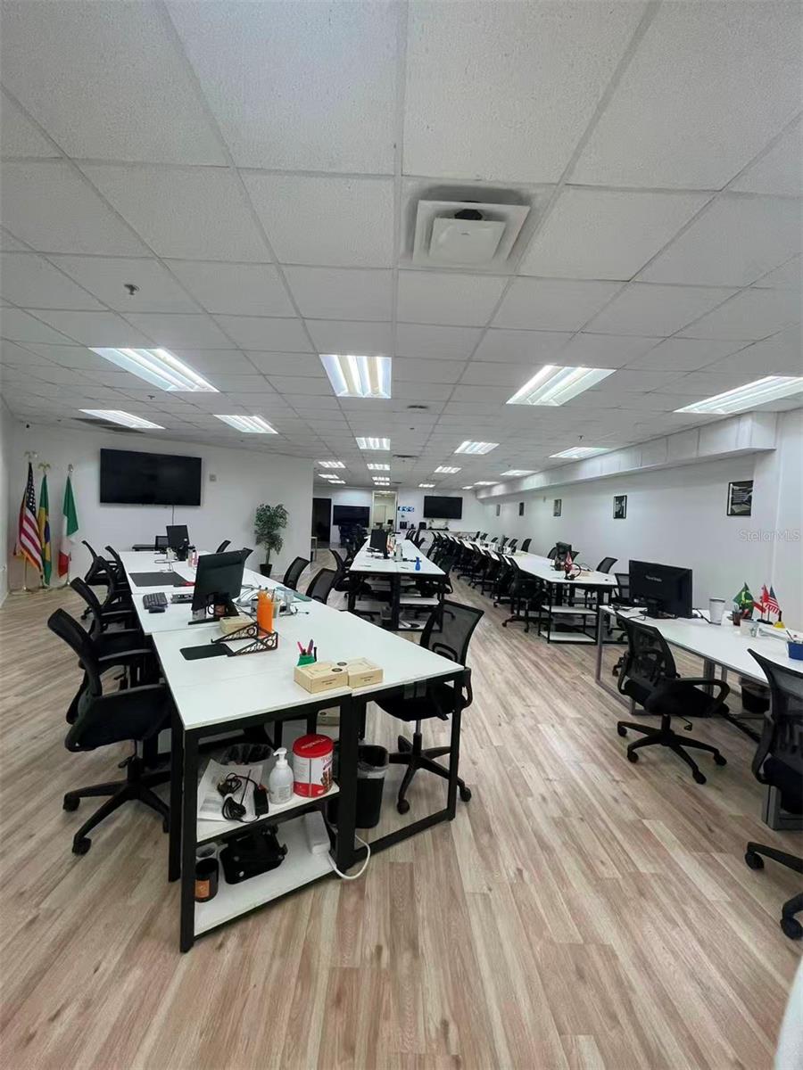 7075 KINGSPOINTE PKWY #9, ORLANDO, FL, 32819