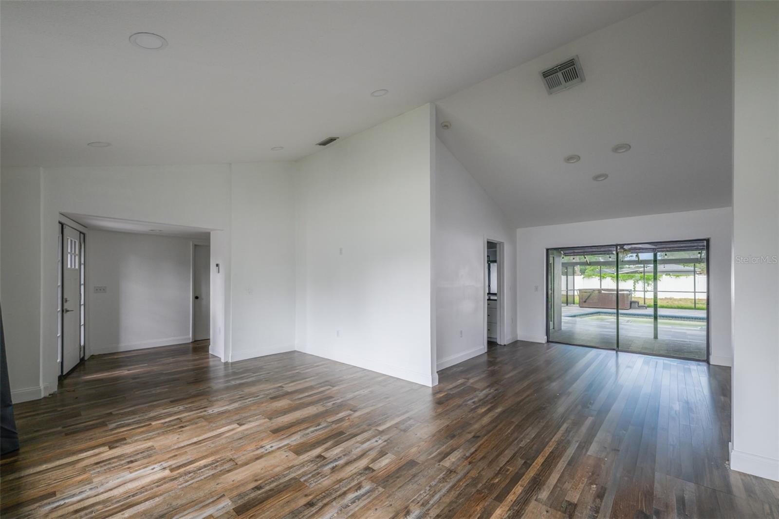 2701 HERNDON ST, VALRICO, FL, 33596