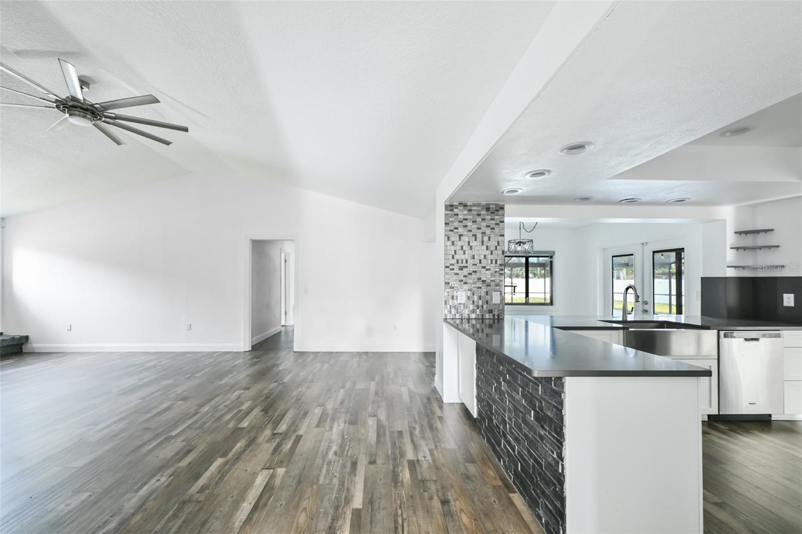 2701 HERNDON ST, VALRICO, FL, 33596