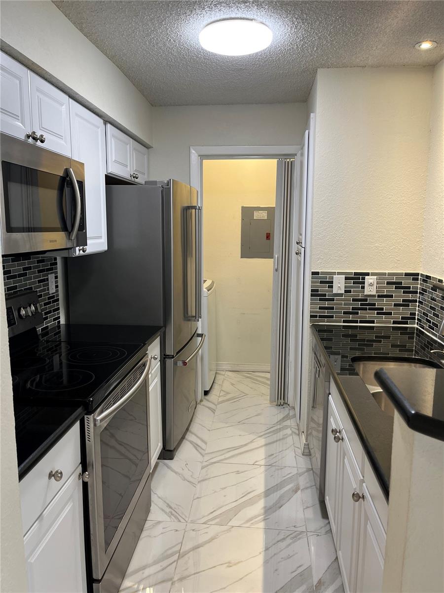 232 AFTON SQ #201, ALTAMONTE SPRINGS, FL, 32714