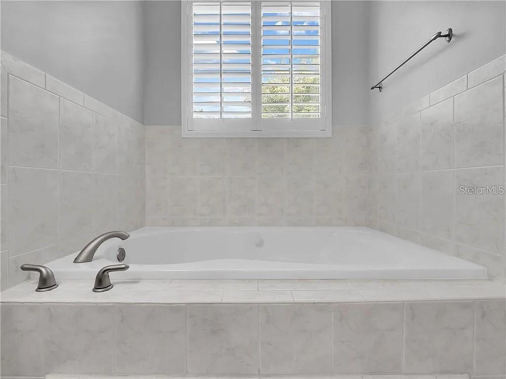 2660 WINNEMISSETT OAKS DR, DELAND, FL, 32724