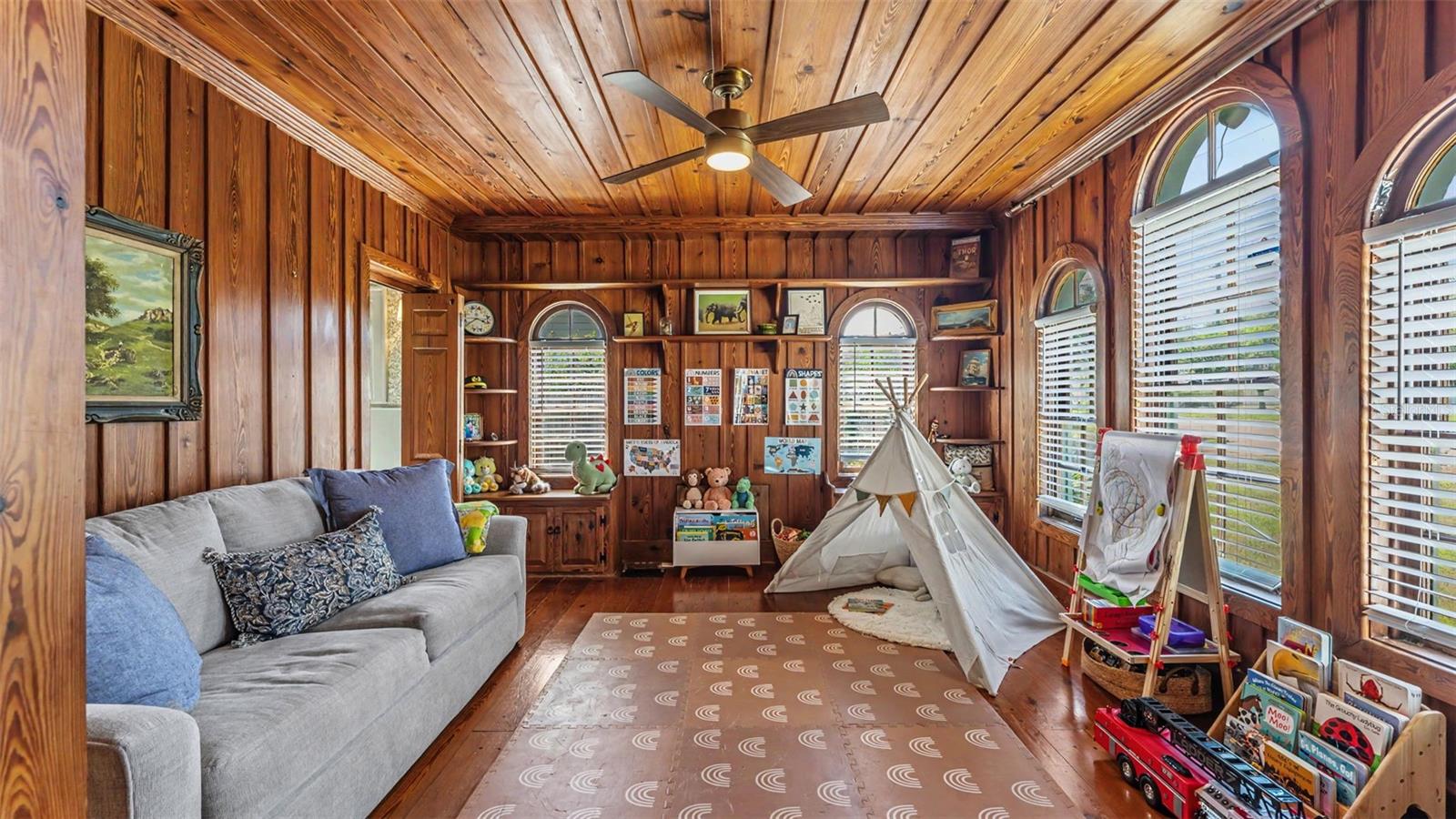 743 E EDGEWOOD DR, LAKELAND, FL, 33803