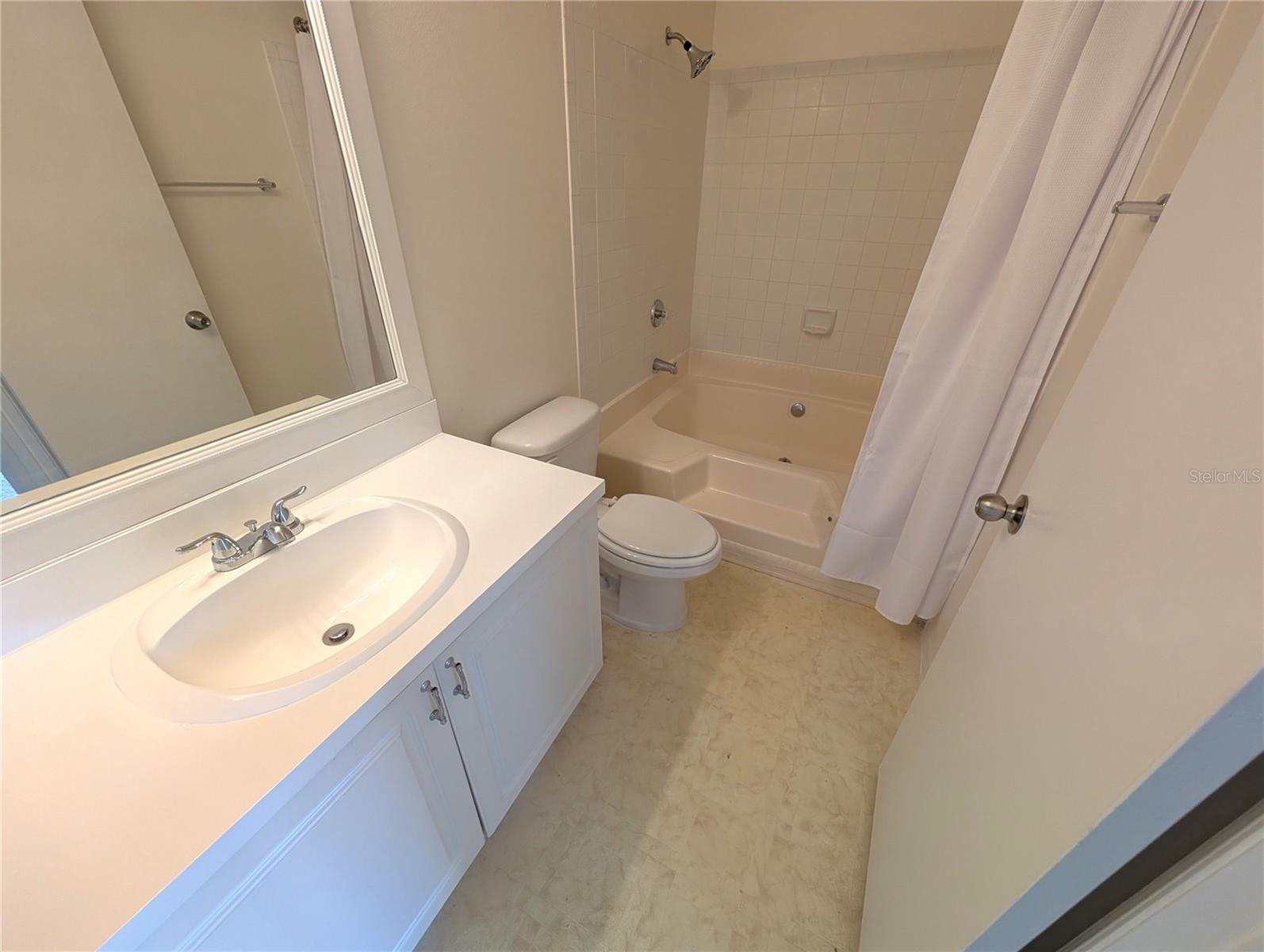 4211 CHATHAM OAK CT #124, TAMPA, FL, 33624