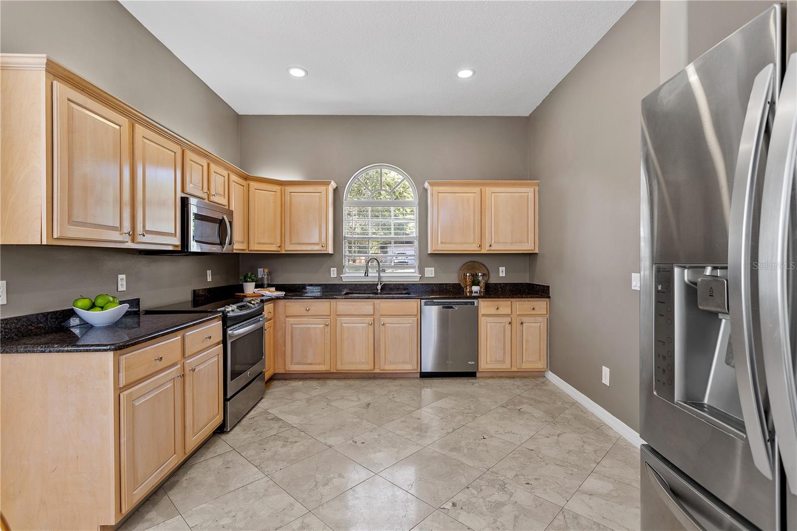 690 OAK HOLLOW WAY, ALTAMONTE SPRINGS, FL, 32714