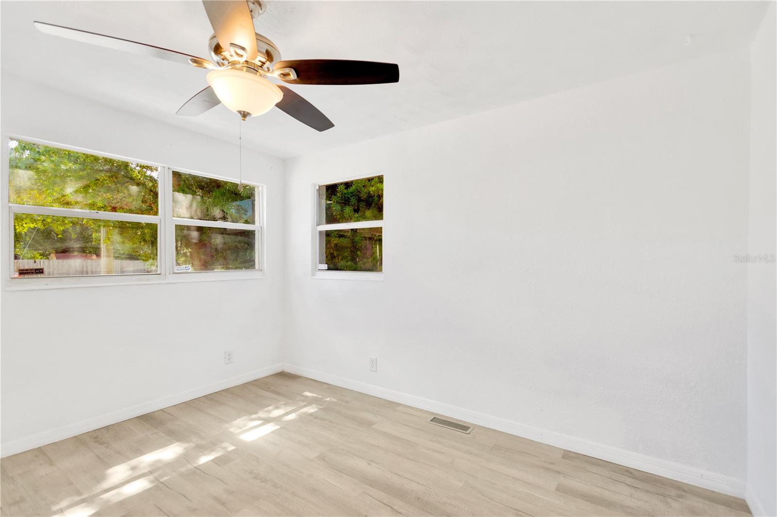 1940 N BETTY LN, CLEARWATER, FL, 33755