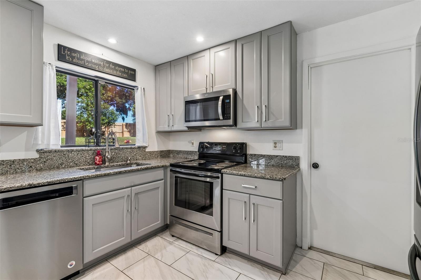 8425 SAINT GILES CT, ZEPHYRHILLS, FL, 33541