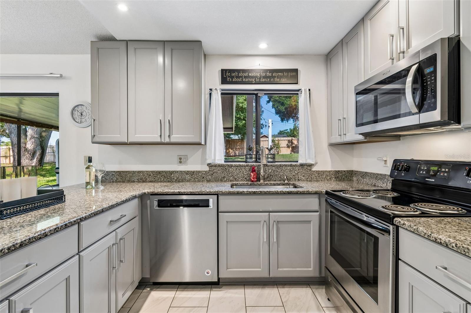 8425 SAINT GILES CT, ZEPHYRHILLS, FL, 33541