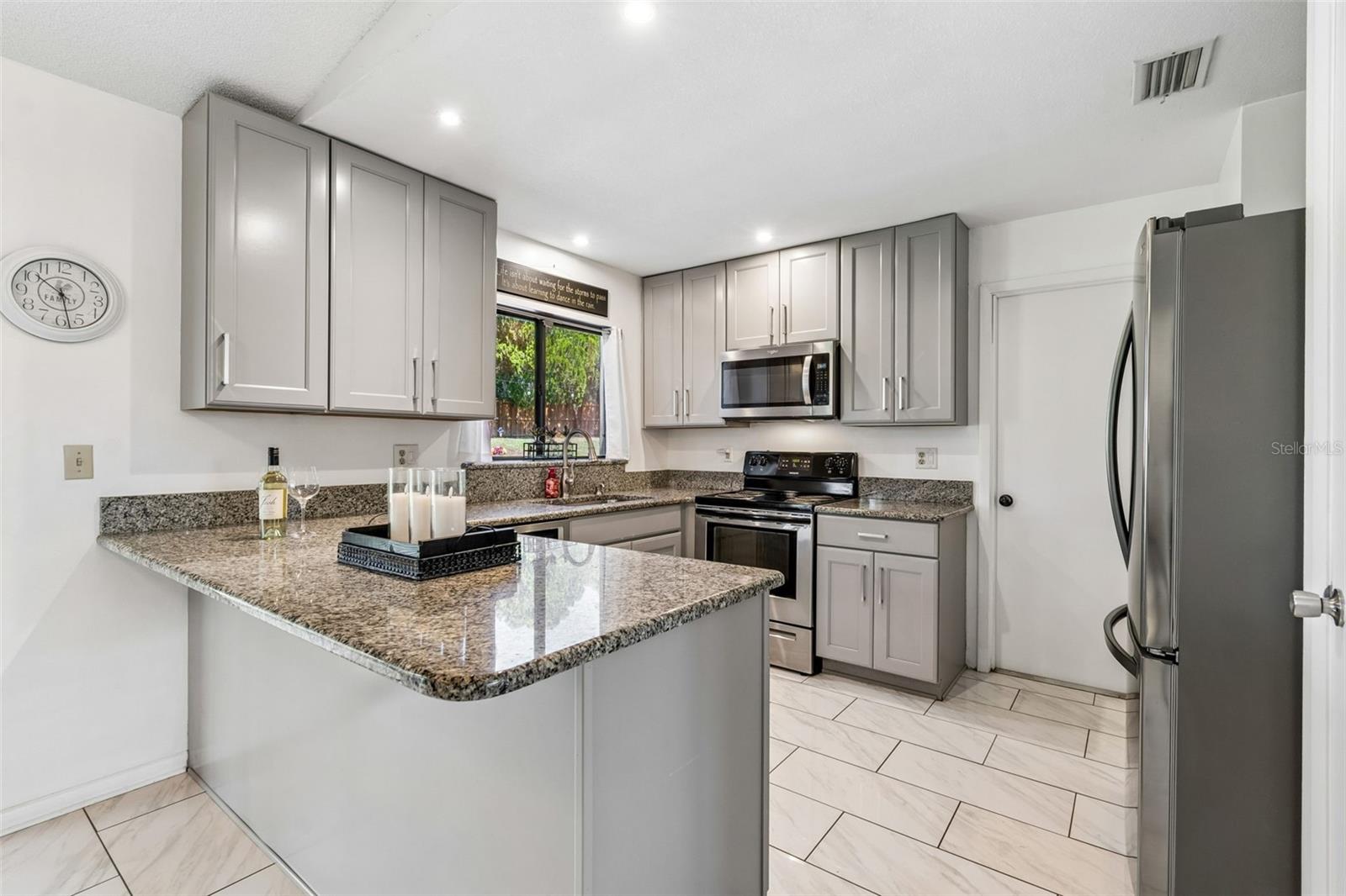 8425 SAINT GILES CT, ZEPHYRHILLS, FL, 33541