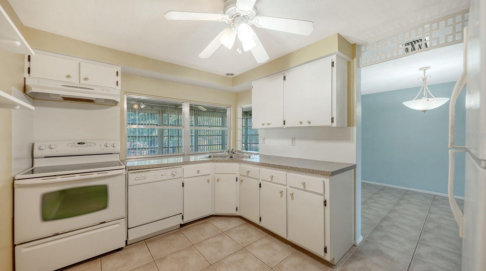 2822 SAFE HARBOR CIR, SARASOTA, FL, 34231