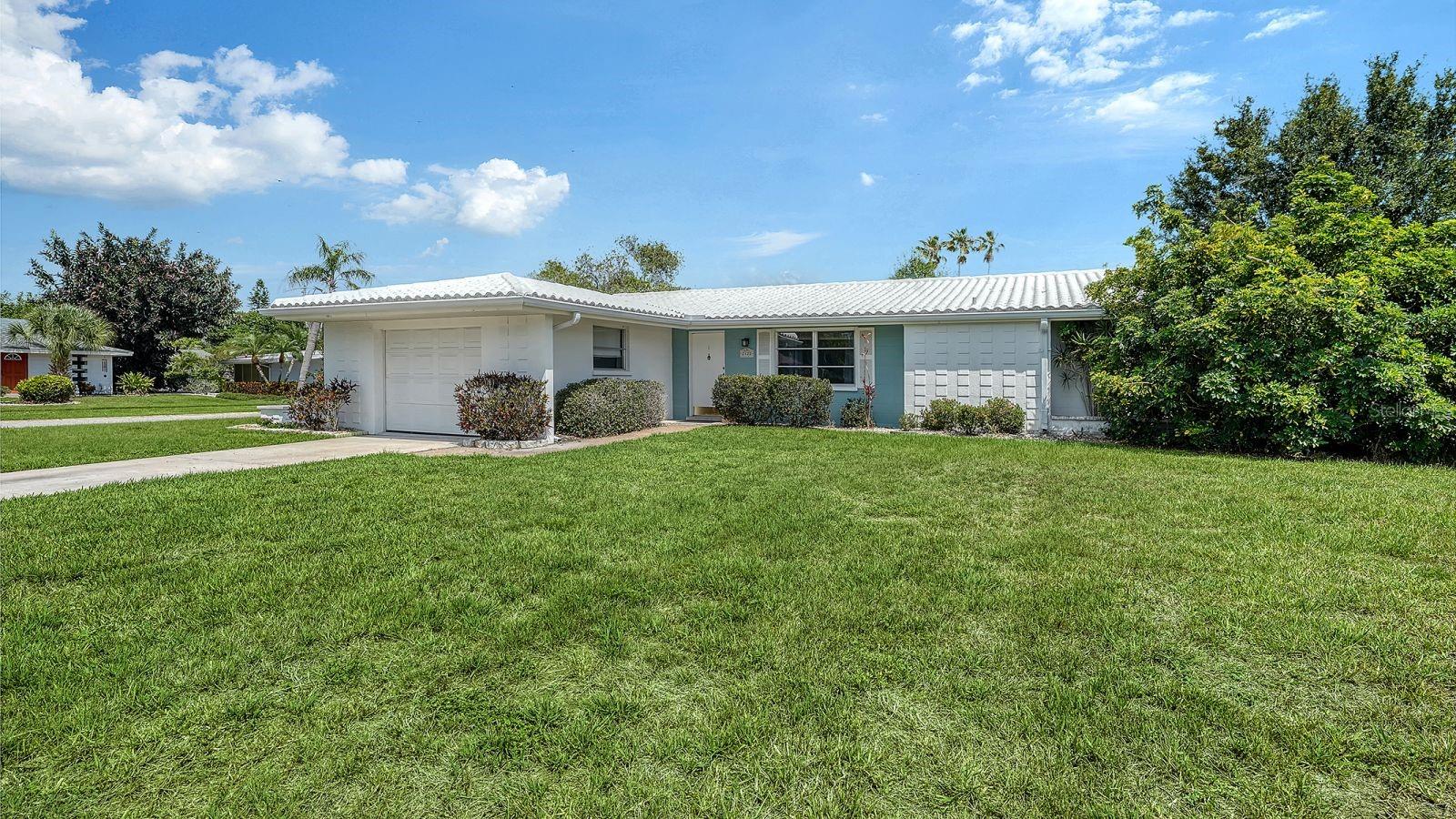 2822 SAFE HARBOR CIR, SARASOTA, FL, 34231