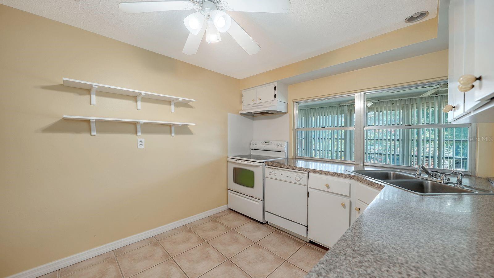 2822 SAFE HARBOR CIR, SARASOTA, FL, 34231
