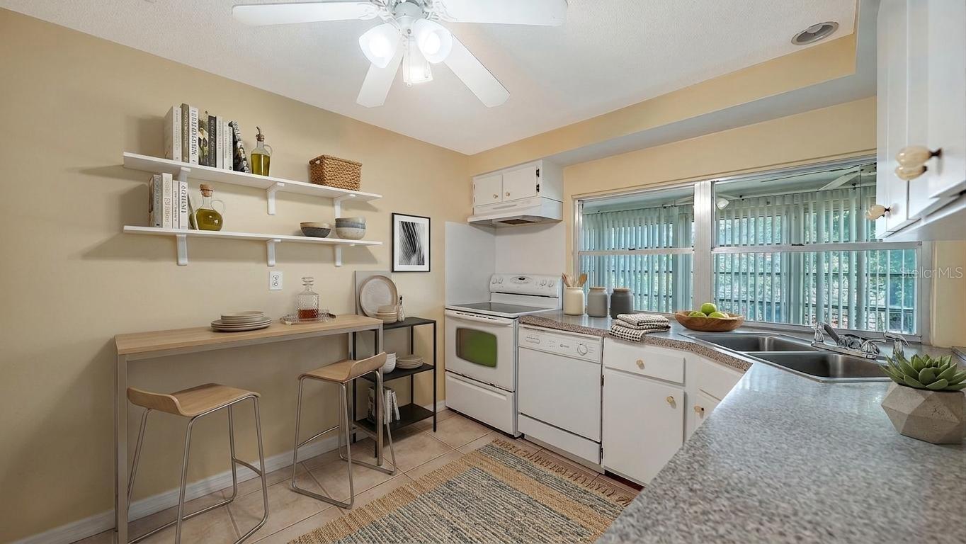 2822 SAFE HARBOR CIR, SARASOTA, FL, 34231