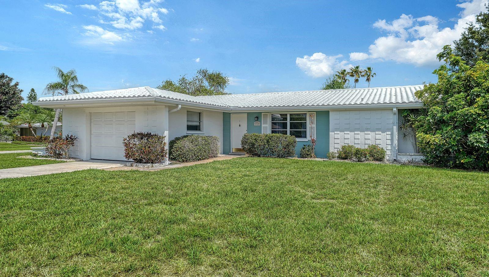 2822 SAFE HARBOR CIR, SARASOTA, FL, 34231
