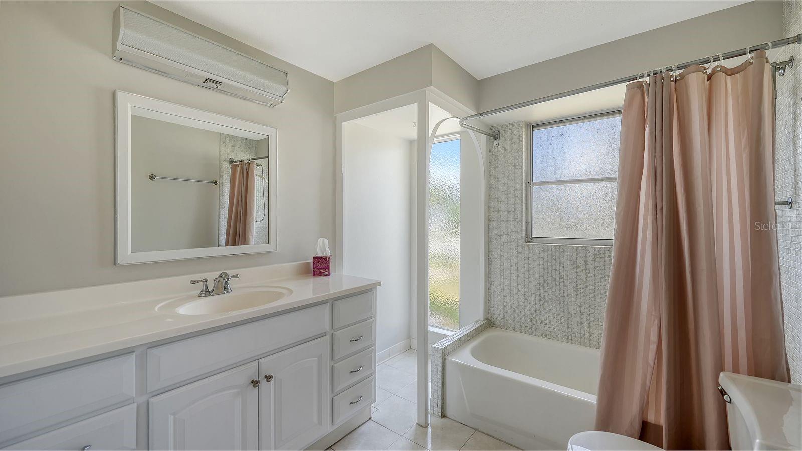 2822 SAFE HARBOR CIR, SARASOTA, FL, 34231