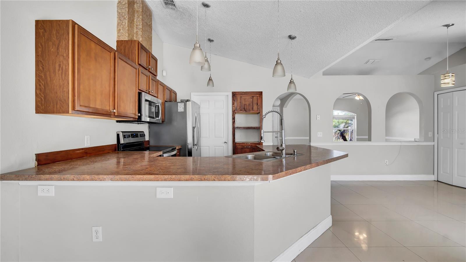 37 PETERLEE CT, KISSIMMEE, FL, 34758